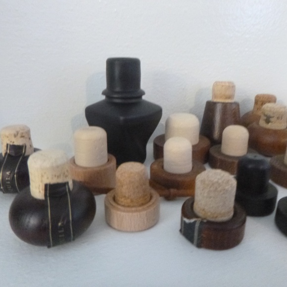 OVER 20 TEQUILA BOTTLE CORKS TOPS STOPPERS - Picture 3 of 11
